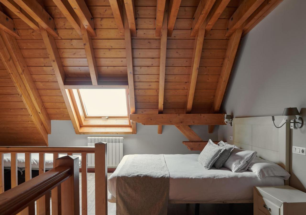 Apartahotel Tres Quinones Sallent de Gállego Zewnętrze zdjęcie