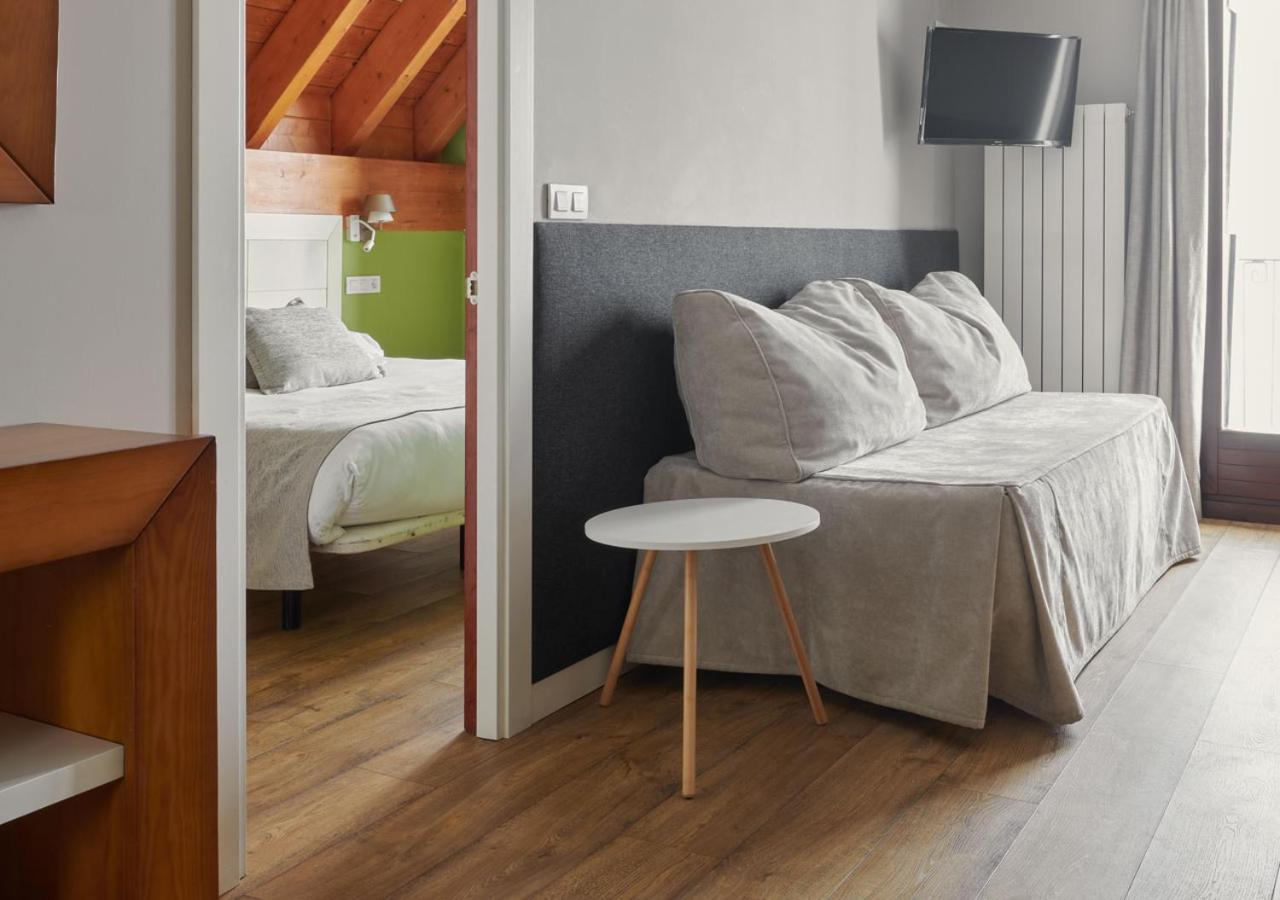 Apartahotel Tres Quinones Sallent de Gállego Zewnętrze zdjęcie