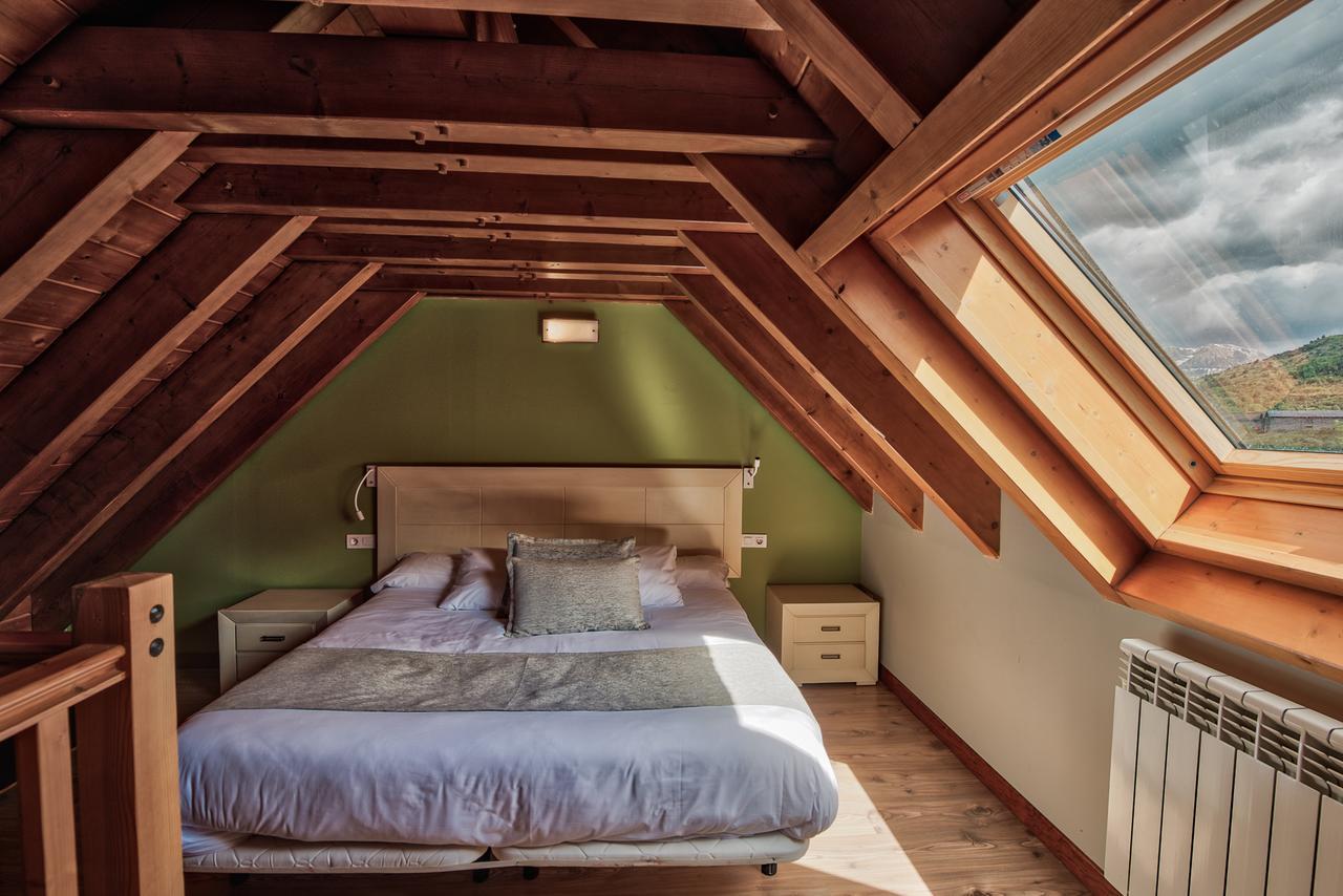 Apartahotel Tres Quinones Sallent de Gállego Zewnętrze zdjęcie