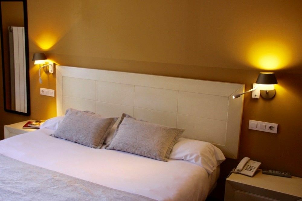 Apartahotel Tres Quinones Sallent de Gállego Zewnętrze zdjęcie